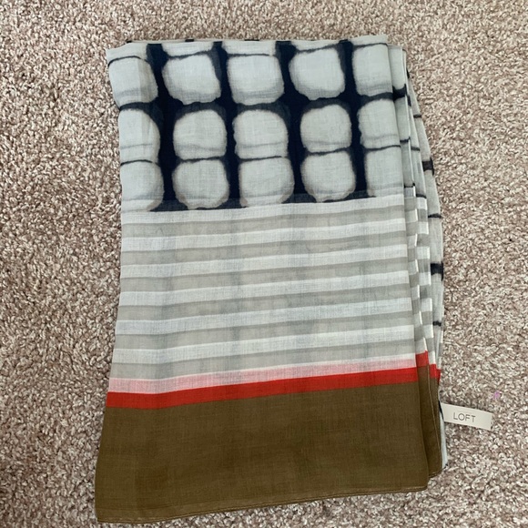 Loft Scarf - Picture 4 of 5